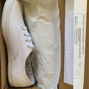 White keds size 9